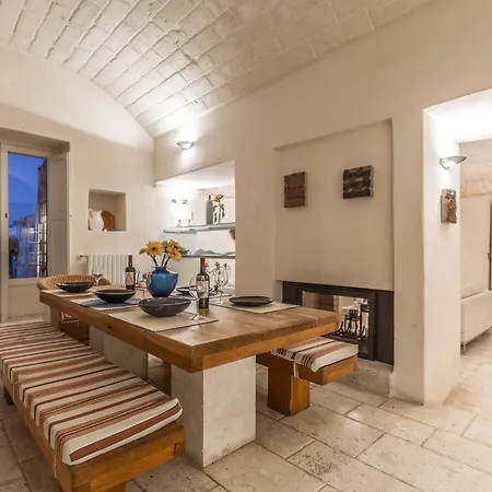Nuovissima Di Lusso Con Piscina Immensa E Giardino Cisternino