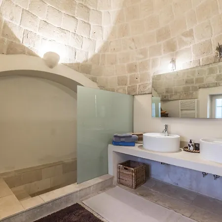 Vila Nuovissima Di Lusso Con Piscina Immensa E Giardino Cisternino