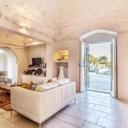 Nuovissima Di Lusso Con Piscina Immensa E Giardino Cisternino