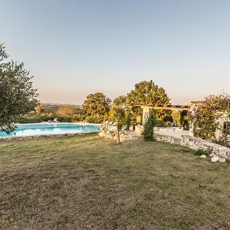 Nuovissima Di Lusso Con Piscina Immensa E Giardino Cisternino